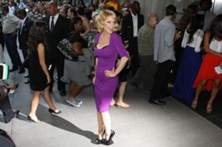 Carrie Keagan feet photo thumbnail