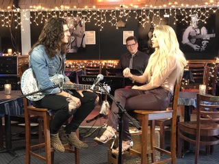 Carrie Underwood feet photo thumbnail