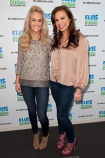 Carrie Underwood feet photo thumbnail