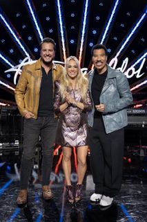 Carrie Underwood feet photo thumbnail