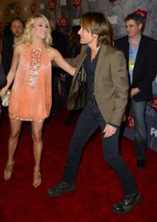Carrie Underwood feet photo thumbnail