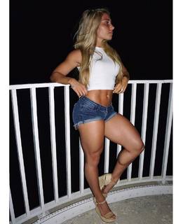 Carriejune Anne Bowlby feet photo 7