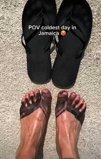 Carriejune Anne Bowlby feet photo 9
