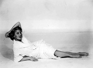 Carroll Baker feet photo 17