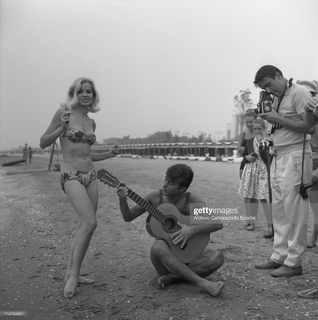Carroll Baker feet photo 7