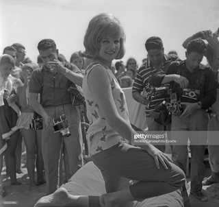 Carroll Baker feet photo 4