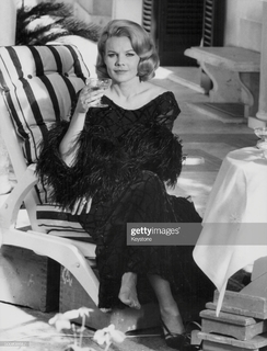 Carroll Baker feet photo 19