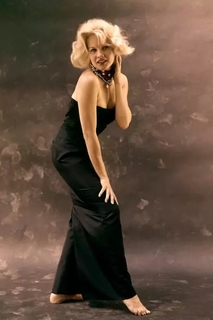Carroll Baker feet photo 7