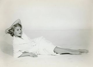Carroll Baker feet photo 3