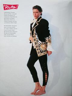 Carré Otis feet photo 3