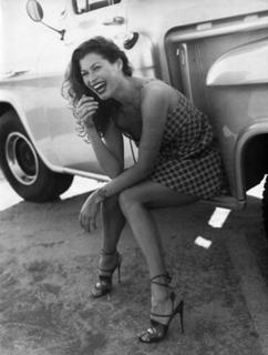 Carré Otis feet photo 19