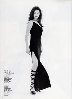 Carré Otis feet photo 3