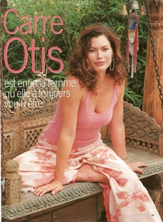 Carré Otis feet photo 4