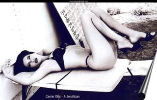 Carré Otis feet photo 4