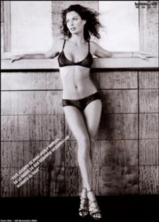 Carré Otis feet photo 2