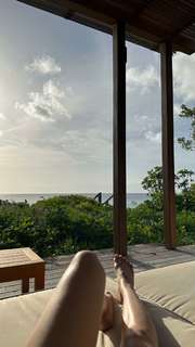 Caryn Marjorie feet photo thumbnail