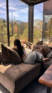 Caryn Marjorie feet photo thumbnail