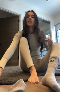 Caryn Marjorie feet photo thumbnail