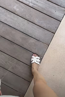 Caryn Marjorie feet photo thumbnail