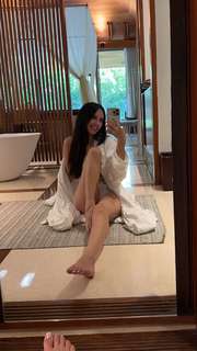 Caryn Marjorie feet photo thumbnail