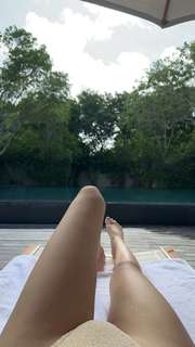 Caryn Marjorie feet photo thumbnail