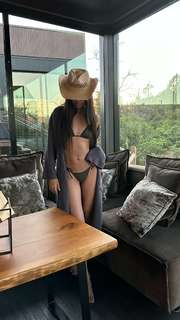 Caryn Marjorie feet photo thumbnail