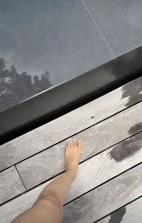 Caryn Marjorie feet photo thumbnail