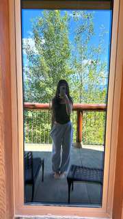 Caryn Marjorie feet photo thumbnail