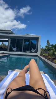 Caryn Marjorie feet photo thumbnail