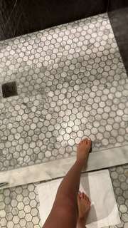 Caryn Marjorie feet photo thumbnail