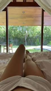 Caryn Marjorie feet photo thumbnail