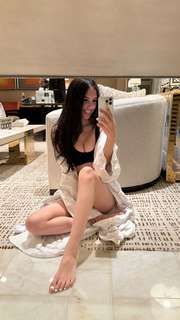 Caryn Marjorie feet photo thumbnail