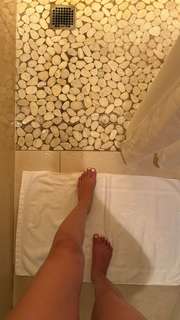 Caryn Marjorie feet photo thumbnail