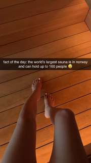 Caryn Marjorie feet photo thumbnail
