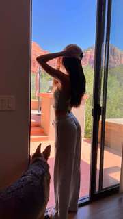 Caryn Marjorie feet photo thumbnail