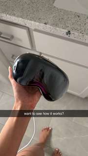 Caryn Marjorie feet photo thumbnail