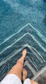 Caryn Marjorie feet photo thumbnail