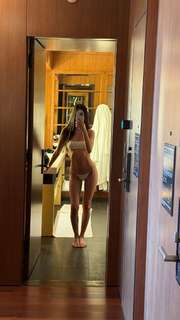 Caryn Marjorie feet photo thumbnail