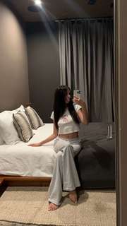 Caryn Marjorie feet photo thumbnail