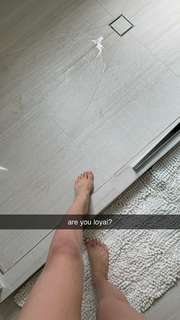 Caryn Marjorie feet photo thumbnail