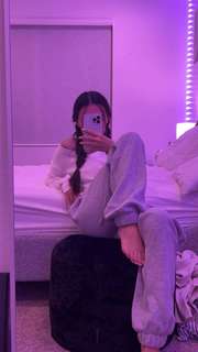 Caryn Marjorie feet photo thumbnail