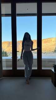 Caryn Marjorie feet photo thumbnail