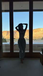 Caryn Marjorie feet photo thumbnail