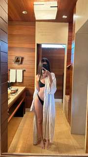 Caryn Marjorie feet photo thumbnail