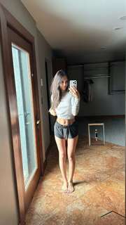 Caryn Marjorie feet photo thumbnail