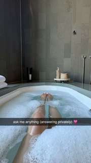 Caryn Marjorie feet photo thumbnail