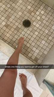 Caryn Marjorie feet photo thumbnail