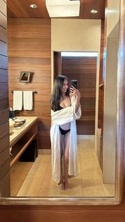 Caryn Marjorie feet photo thumbnail