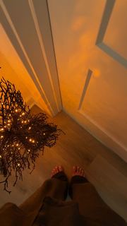 Caryn Marjorie feet photo thumbnail