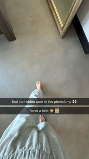 Caryn Marjorie feet photo thumbnail